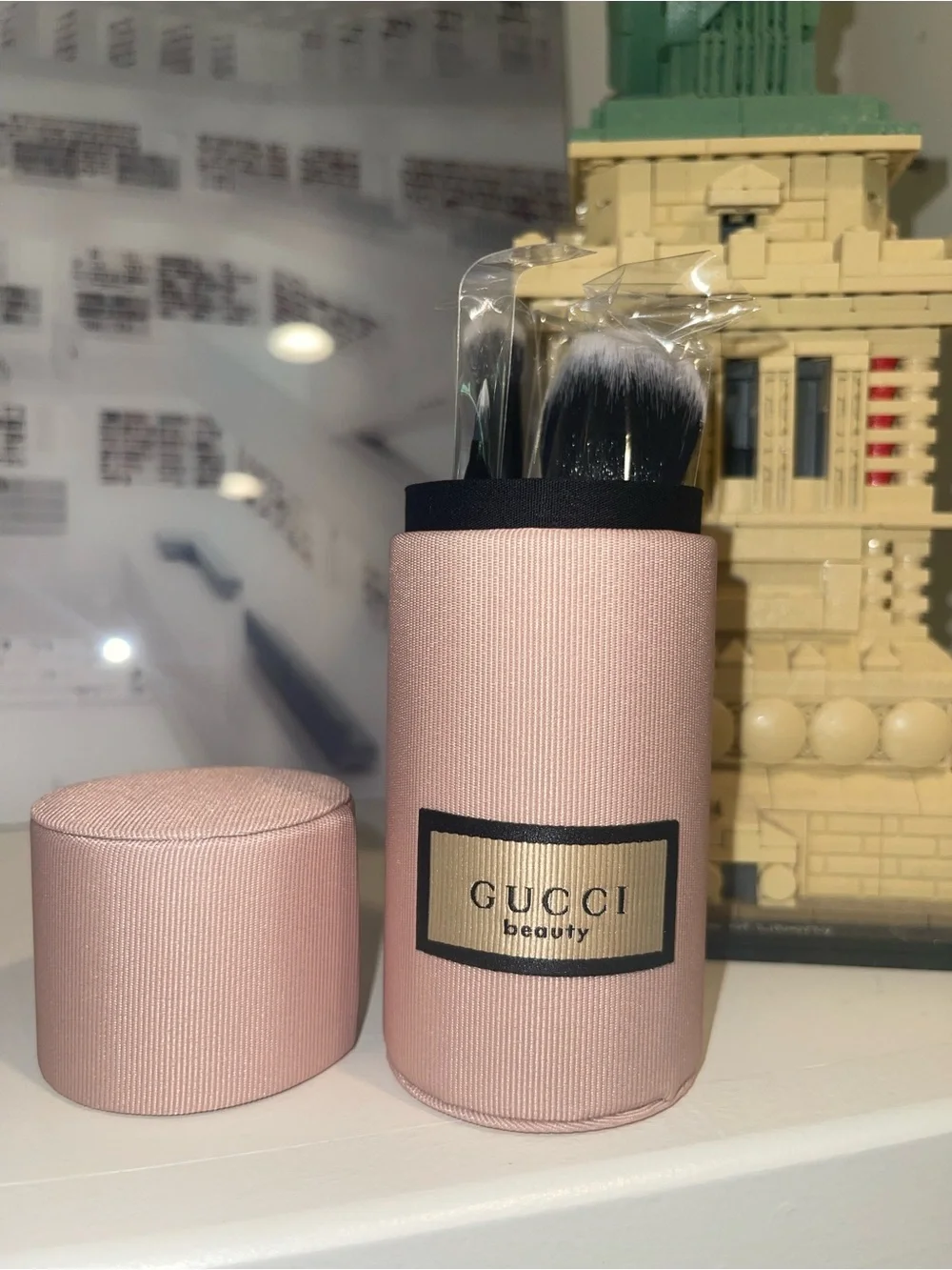 Gucci Beauty Mini Travel Makeup Brush Set Pink Cylindrical Case -GWP